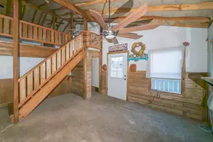 209 River Rd, Angleton, TX 77515 - Photo 5