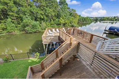 915 N Hunting Tower Run, Conroe, TX 77316 - Photo 39