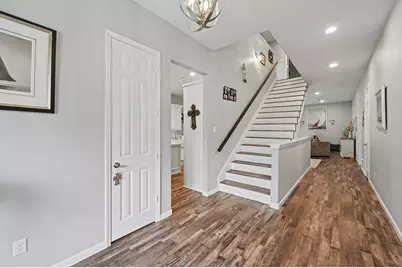 915 N Hunting Tower Run, Conroe, TX 77316 - Photo 3