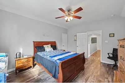 915 N Hunting Tower Run, Conroe, TX 77316 - Photo 31