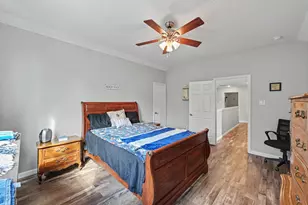 915 N Hunting Tower Run, Conroe, TX 77316 - Photo 31