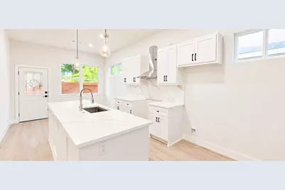 142A College Street, Fresno, TX 77545 - Photo 5