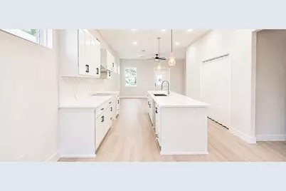 142A College Street, Fresno, TX 77545 - Photo 7