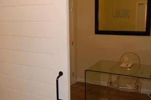 8821 Woodruff St, Houston, TX 77012 - Photo 9