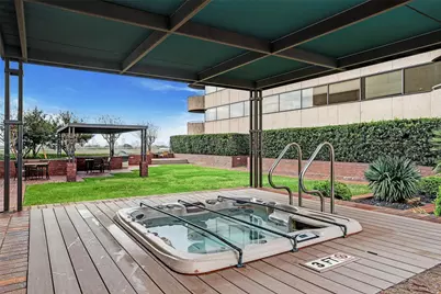 5000 Montrose Boulevard #16B, Houston, TX 77006 - Photo 23