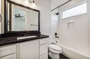 912 Yale St, Houston, TX 77008 - Photo 29