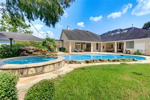 12 Mary's Creek Ln, Friendswood, TX 77546 - Photo 35