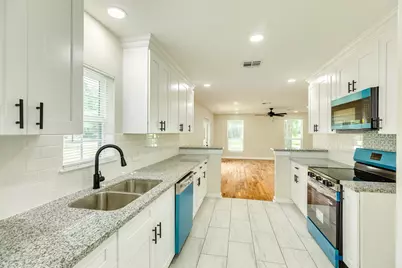 207 Stockman Street, Sweeny, TX 77480 - Photo 3