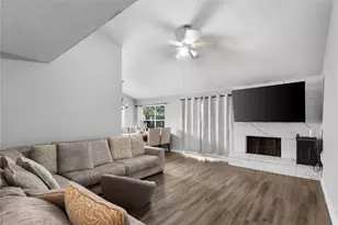 2434 Goldspring Ln, Spring, TX 77373 - Photo 7