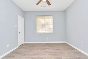 19 Long Springs Pl, The Woodlands, TX 77382 - Photo 33