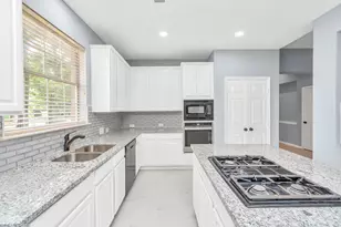 19 Long Springs Pl, The Woodlands, TX 77382 - Photo 17