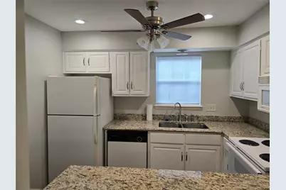 12968 Trail Hollow Drive #2968, Houston, TX 77079 - Photo 9