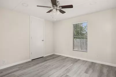 2222 N Austin Avenue #18, Pearland, TX 77581 - Photo 15