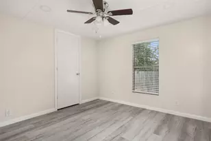 2222 N Austin Ave, Pearland, TX 77581 - Photo 15