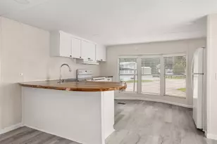 2222 N Austin Ave, Pearland, TX 77581 - Photo 5
