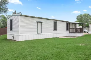 2222 N Austin Ave, Pearland, TX 77581 - Photo 3