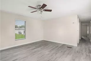 2222 N Austin Ave, Pearland, TX 77581 - Photo 11