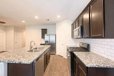 8522 Sacred Lotus Lane, Rosharon, TX 77583 - Photo 7