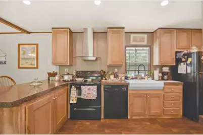 106 N 3rd Street, Highlands, TX 77562 - Photo 9