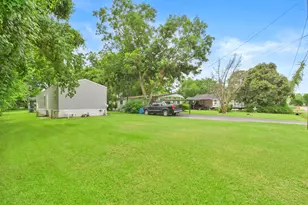 106 N 3rd St, Highlands, TX 77562 - Photo 23