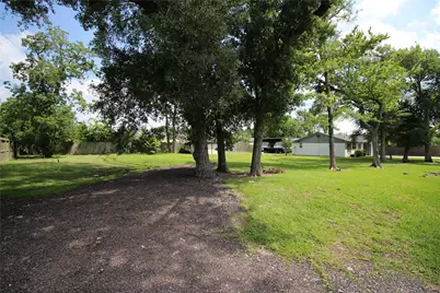 16739 Forest Trail Drive, Channelview, TX 77530 - Photo 15