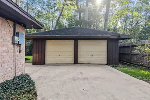 5207 Longshadow Dr, Dickinson, TX 77539 - Photo 3