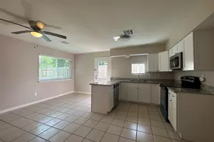 1222 Ravenscourt Dr, Sugar Land, TX 77498 - Photo 7