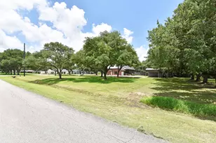 14323 Buffalo St, Needville, TX 77461 - Photo 11