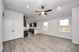18728 Loom dr, Conroe, TX 77306 - Photo 11