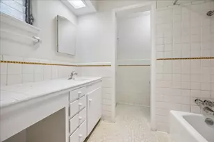3703 Roseland St, Houston, TX 77006 - Photo 9