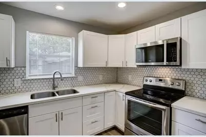 3801 Broyles Street, Houston, TX 77026 - Photo 7