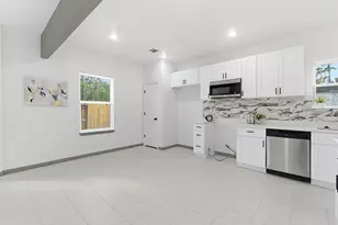 8306 Tidwell Rd, Houston, TX 77028 - Photo 17