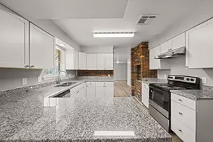 7265 Ashburn St, Houston, TX 77061 - Photo 7