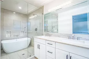 1422 Wisterwood Dr, Houston, TX 77043 - Photo 13