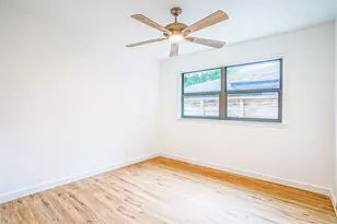 1422 Wisterwood Dr, Houston, TX 77043 - Photo 15