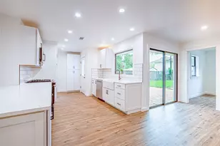 1422 Wisterwood Dr, Houston, TX 77043 - Photo 9