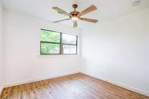 1422 Wisterwood Dr, Houston, TX 77043 - Photo 17