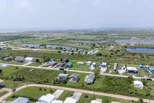 1126 Island Blvd, Crystal Beach, TX 77650 - Photo 49