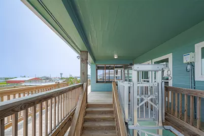 1126 Island Boulevard, Crystal Beach, TX 77650 - Photo 5