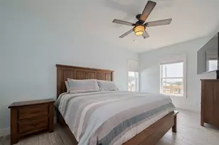 1126 Island Blvd, Crystal Beach, TX 77650 - Photo 21