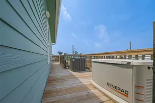 1126 Island Blvd, Crystal Beach, TX 77650 - Photo 47