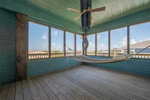 1126 Island Blvd, Crystal Beach, TX 77650 - Photo 27