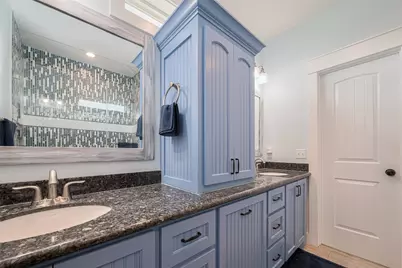 1126 Island Boulevard, Crystal Beach, TX 77650 - Photo 19