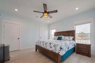 1126 Island Blvd, Crystal Beach, TX 77650 - Photo 15