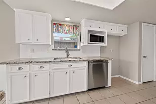 17611 Sorrel Ridge Dr, Spring, TX 77388 - Photo 9