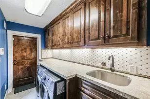 8638 Oakford Dr, Houston, TX 77024 - Photo 17