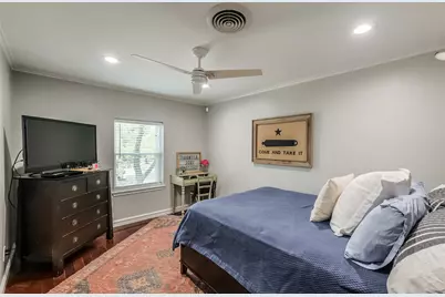 8638 Oakford Drive, Houston, TX 77024 - Photo 31