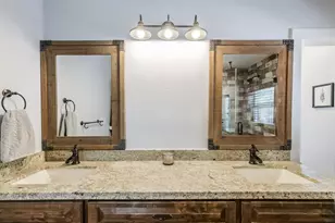 8638 Oakford Dr, Houston, TX 77024 - Photo 25