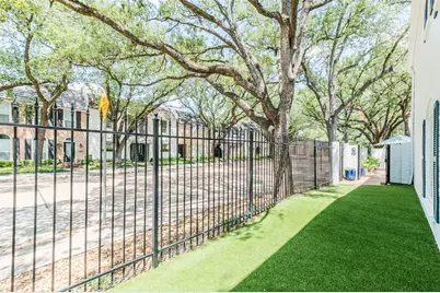 8638 Oakford Drive, Houston, TX 77024 - Photo 37