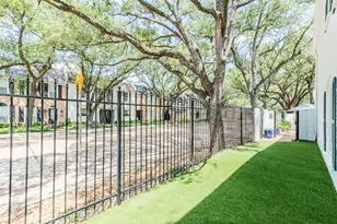 8638 Oakford Dr, Houston, TX 77024 - Photo 37